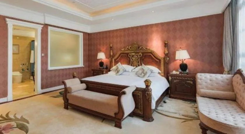 Hangzhou The First World Hotel