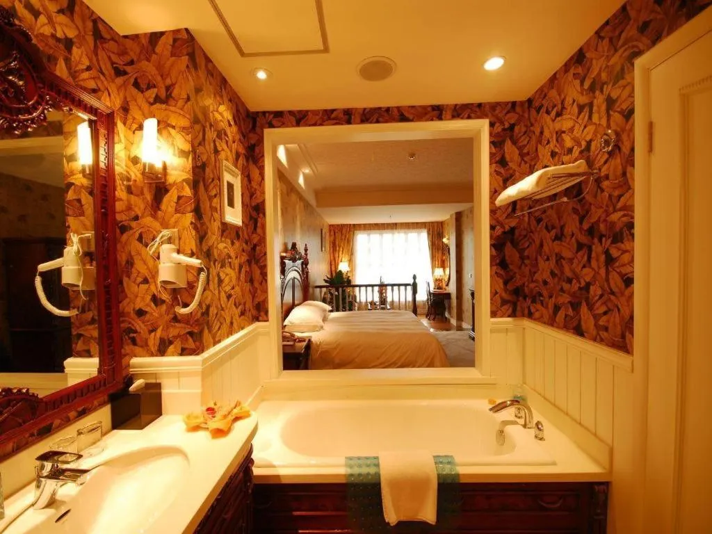 Bed in Hangzhou The First World Hotel