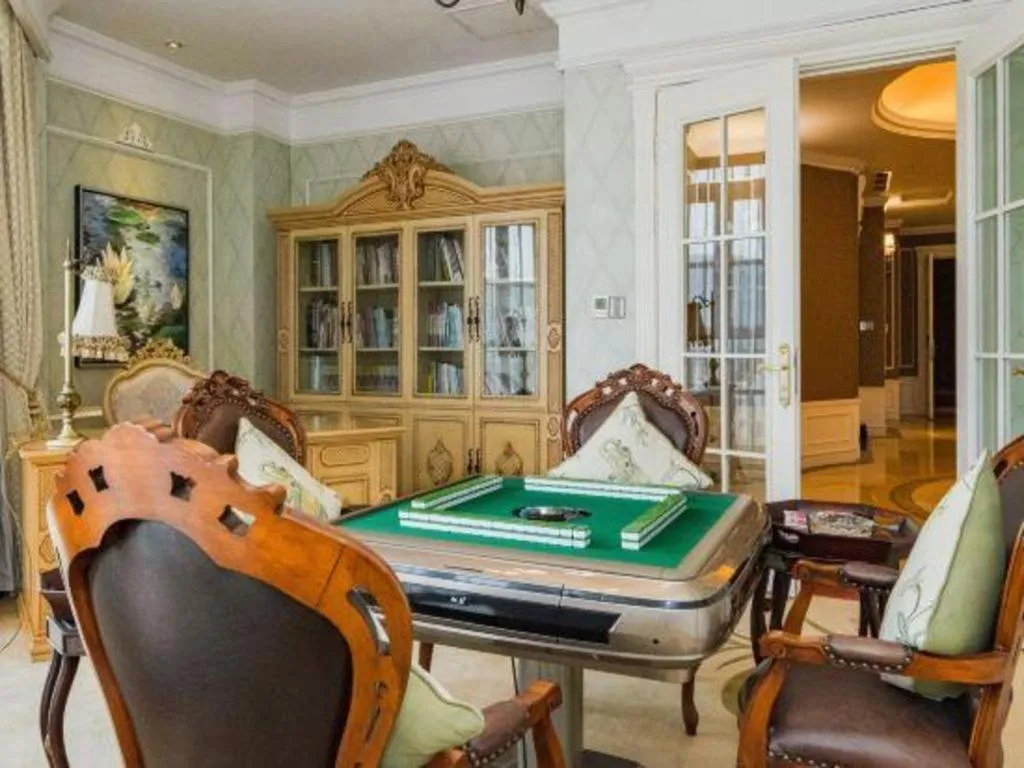 Hangzhou The First World Hotel