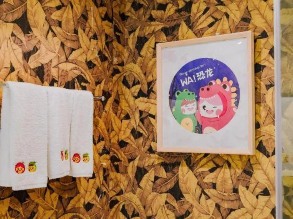 Hangzhou The First World Hotel