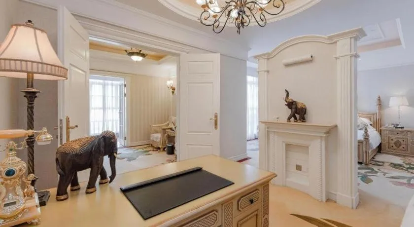 Bed in Hangzhou The First World Hotel