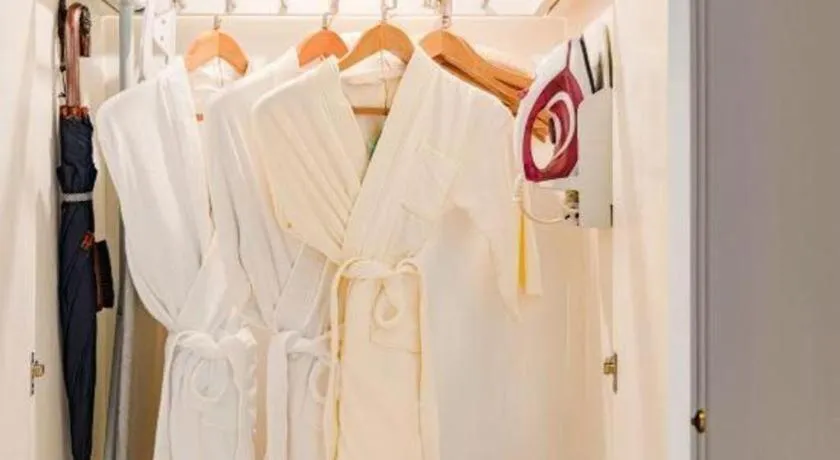 Hangzhou The First World Hotel