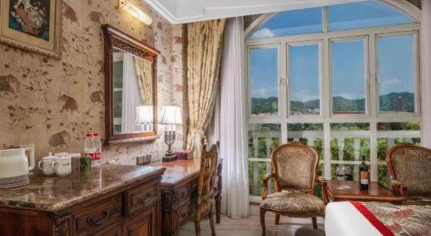 Hangzhou The First World Hotel