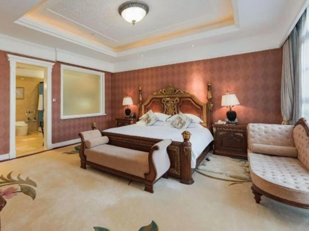 Bed in Hangzhou The First World Hotel