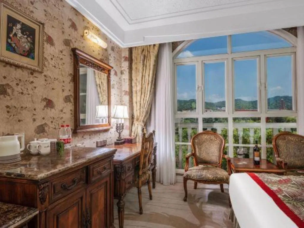 Bed in Hangzhou The First World Hotel