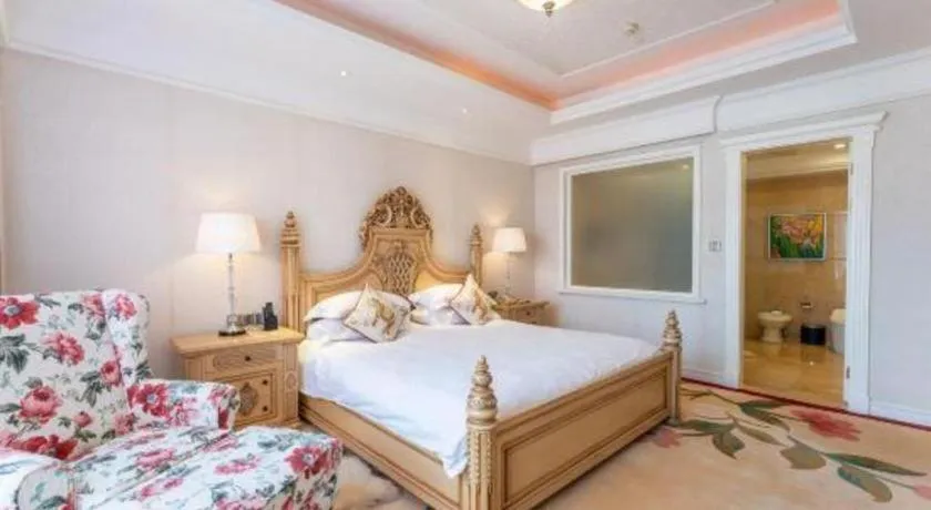 Bed in Hangzhou The First World Hotel