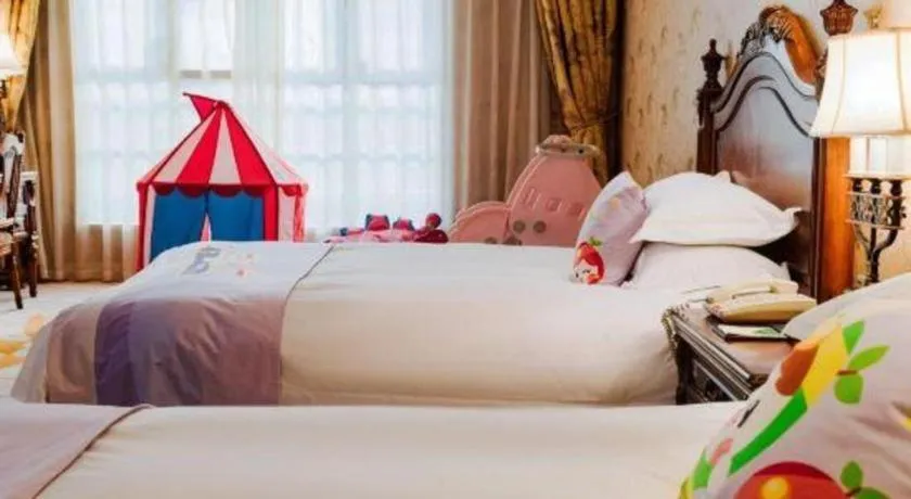 Hangzhou The First World Hotel