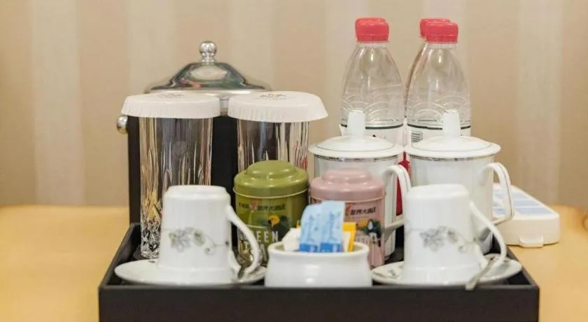 Hangzhou The First World Hotel