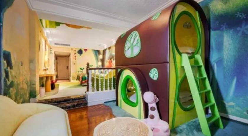 Hangzhou The First World Hotel