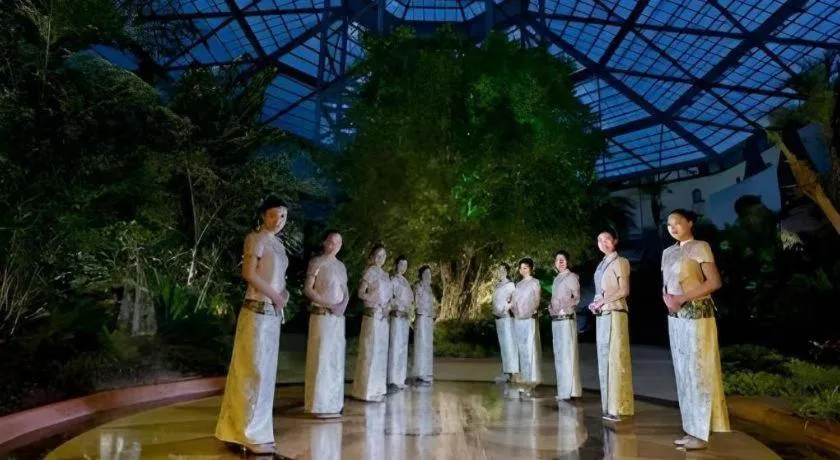 Hangzhou The First World Hotel