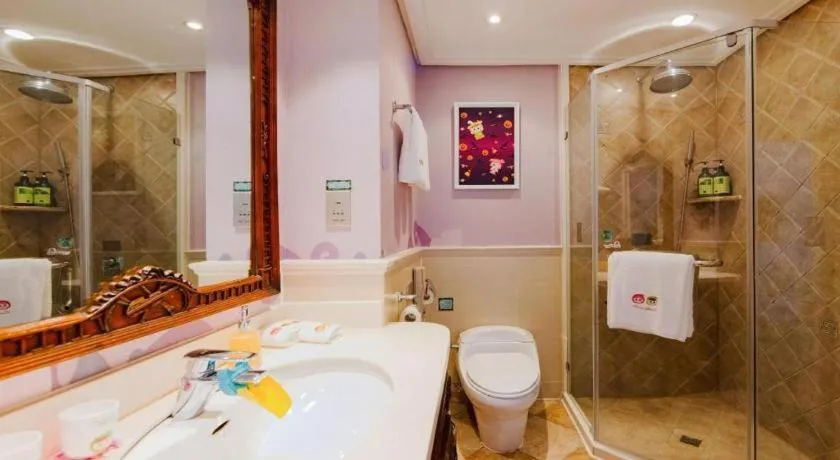 Hangzhou The First World Hotel