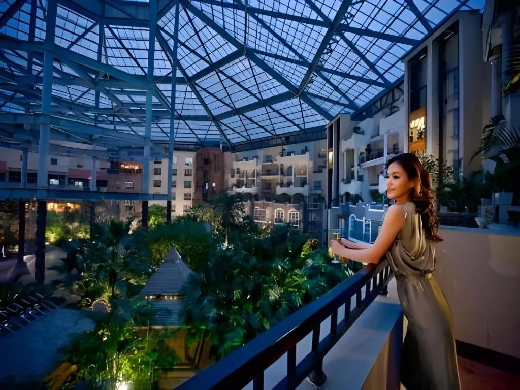 Hangzhou The First World Hotel