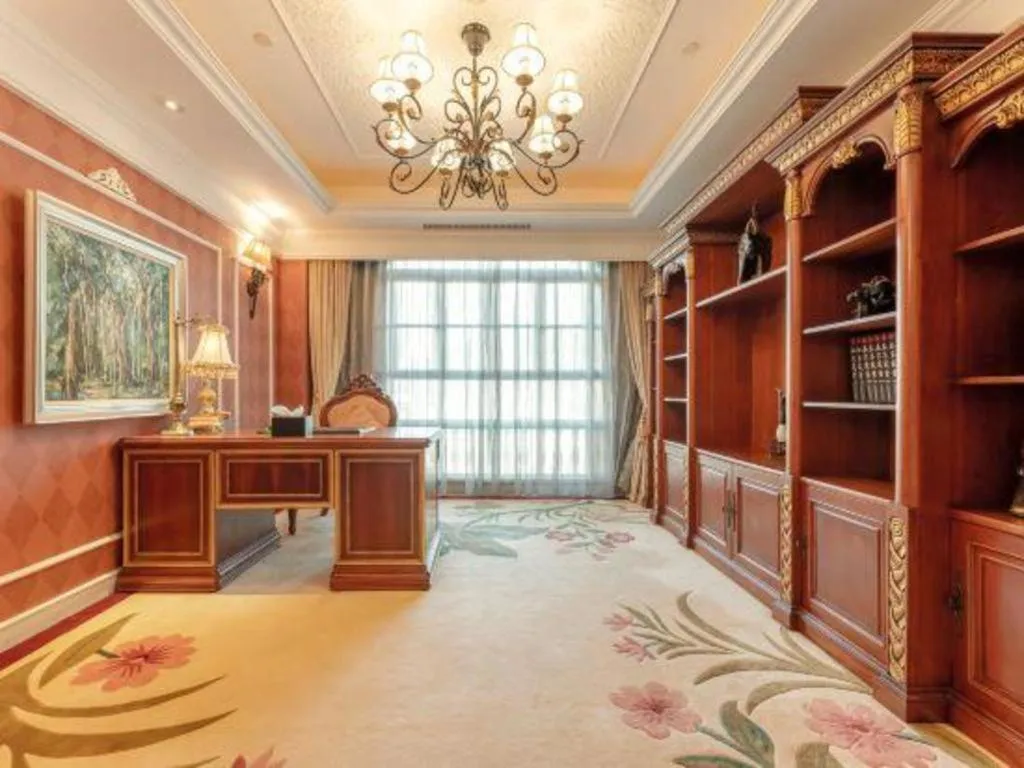 Hangzhou The First World Hotel