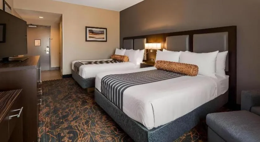 Bed in Best Western Plus Executive Inn