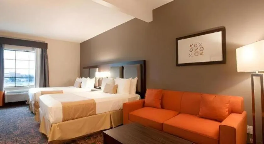 Bed in Best Western Plus Executive Inn