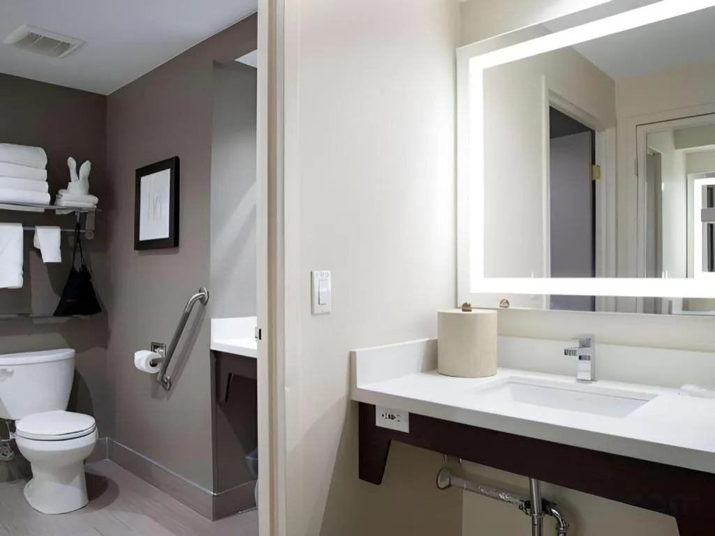 Best Western Plus Executive Inn