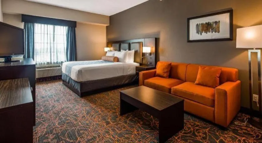 Bed in Best Western Plus Executive Inn