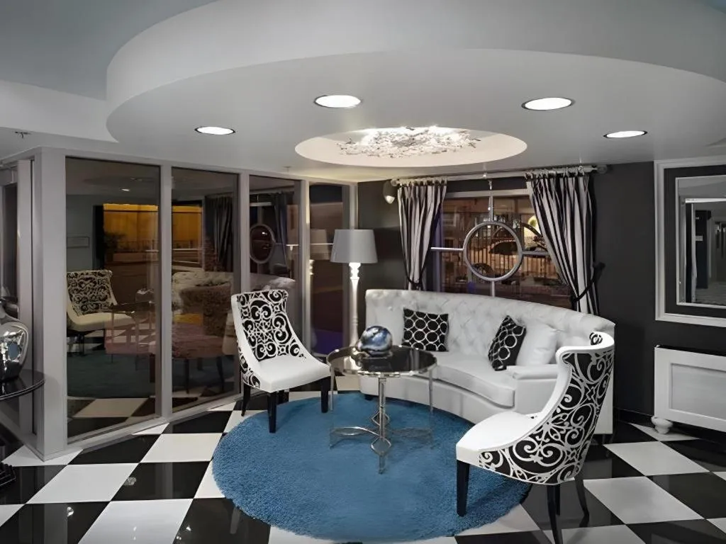 El Cortez Hotel & Casino - 21 and over only