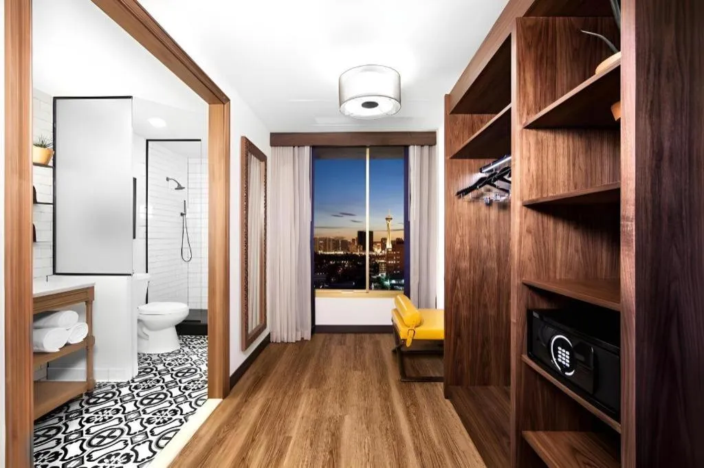 El Cortez Hotel & Casino - 21 and over only