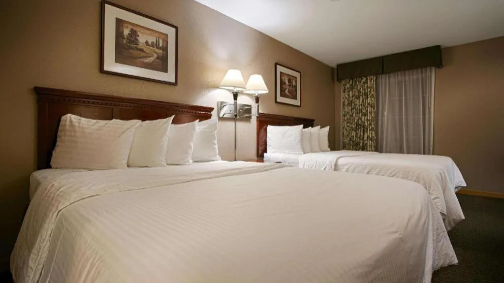 Bed in Best Western Galt Inn