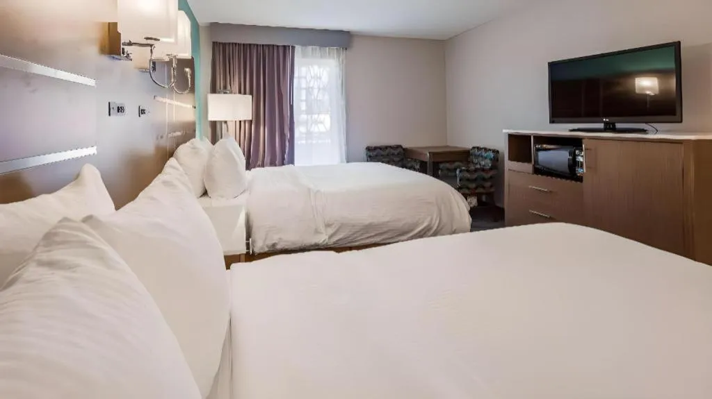 Bed in Best Western Galt Inn