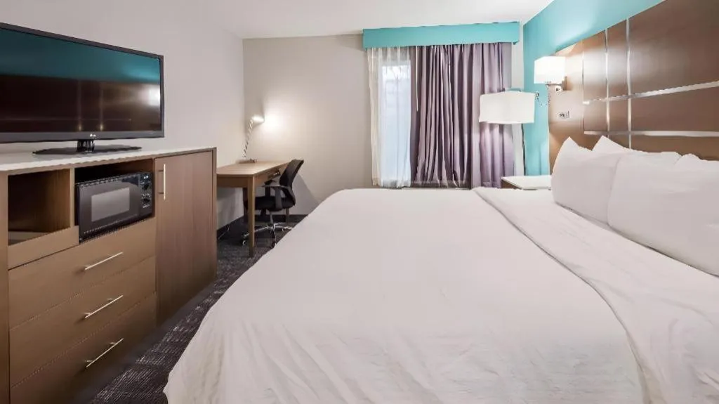 Bed in Best Western Galt Inn