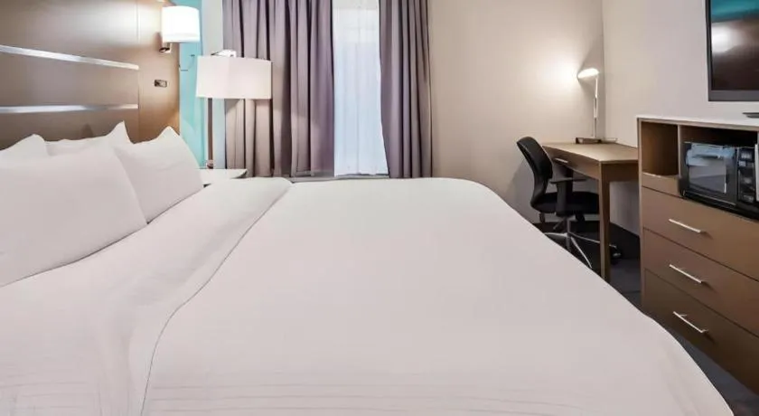 Bed in Best Western Galt Inn