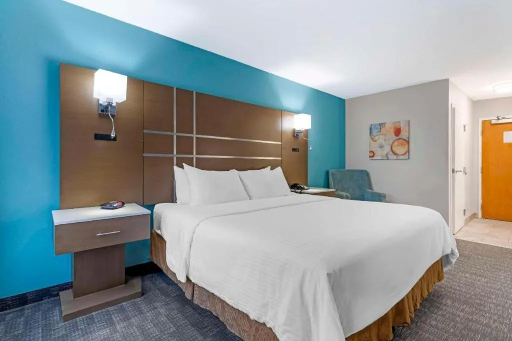 Bed in Best Western Galt Inn