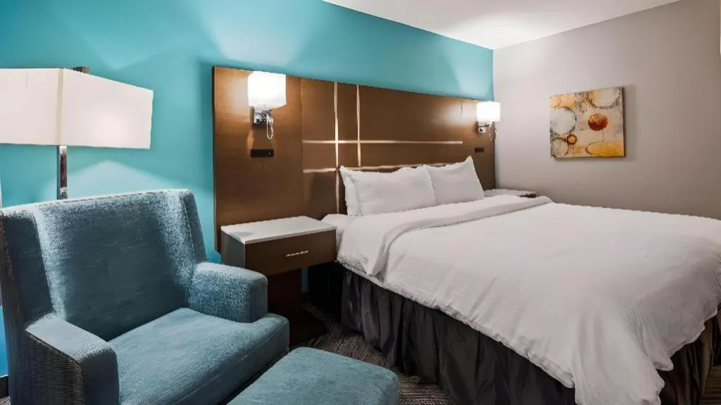 Bed in Best Western Galt Inn