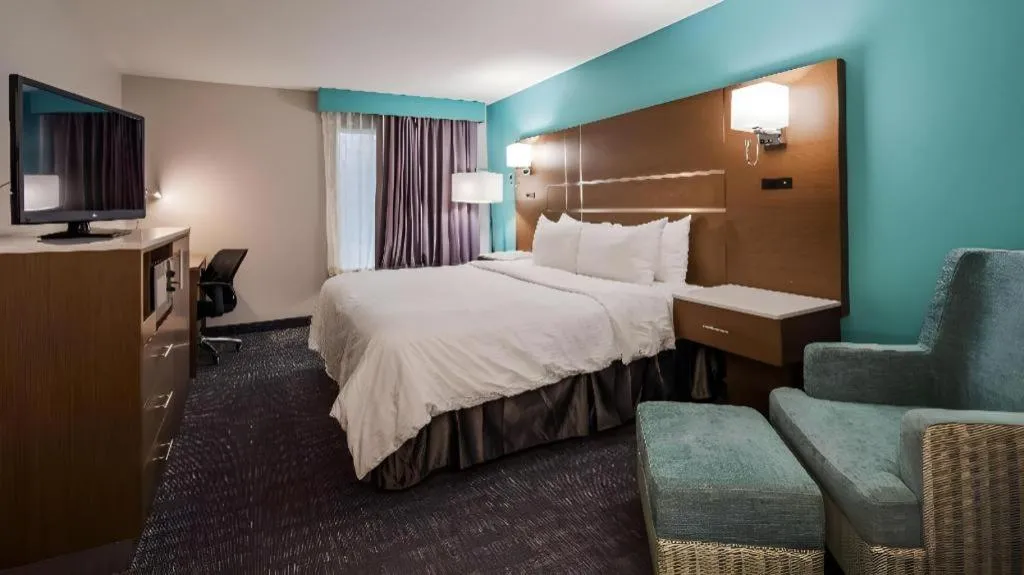 Bed in Best Western Galt Inn