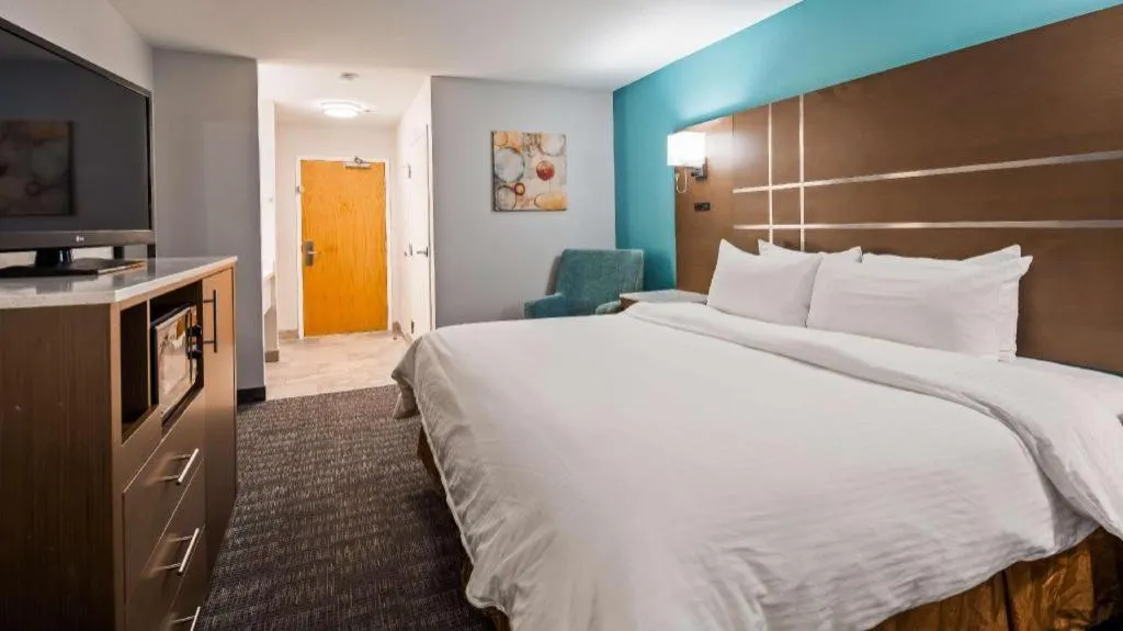 Bed in Best Western Galt Inn