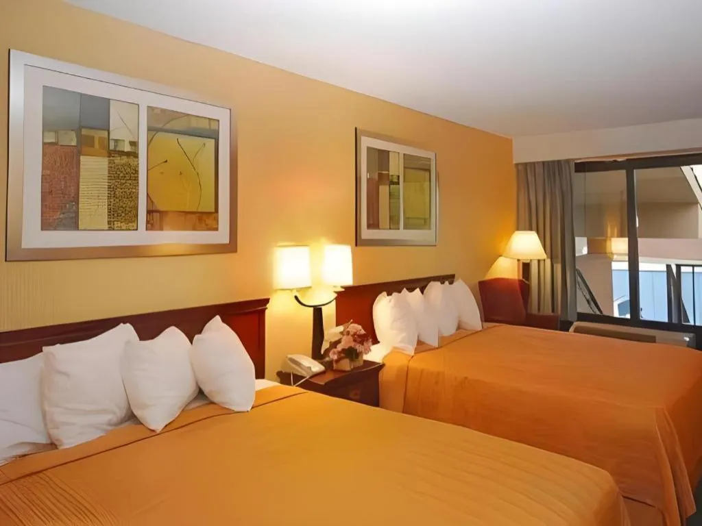 Bed in Quality Inn Manassas