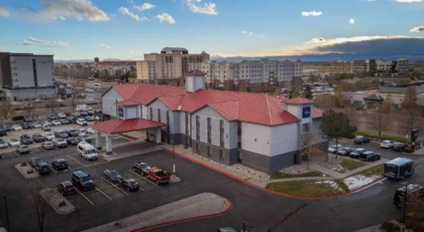 AmericInn by Wyndham Denver Airport