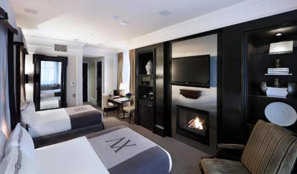 Bed in Fifteen Beacon Hotel