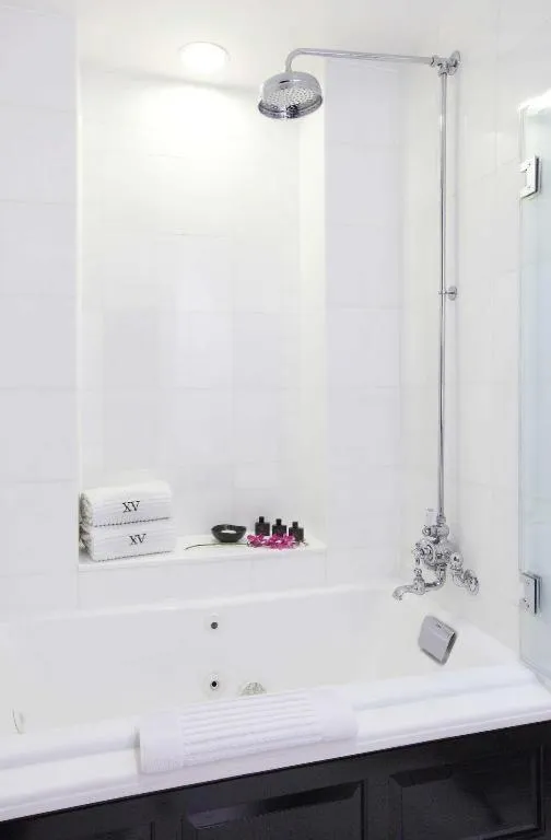 Fifteen Beacon Hotel