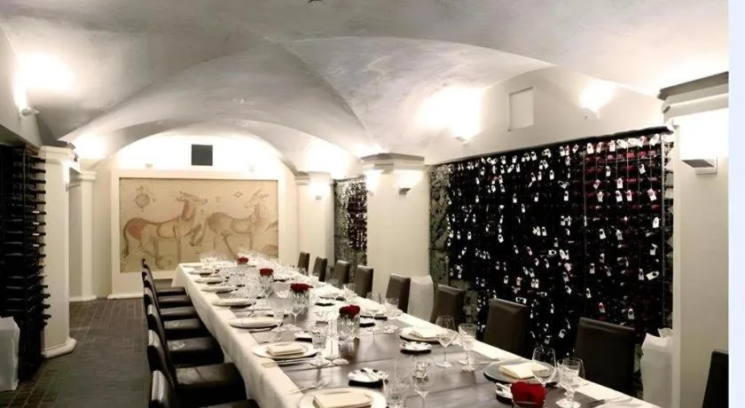 Fifteen Beacon Hotel