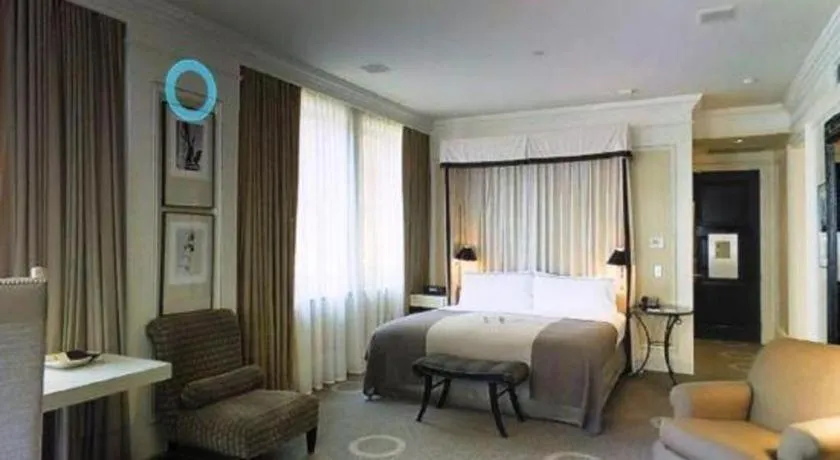 Bed in Fifteen Beacon Hotel