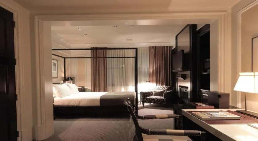 Bed in Fifteen Beacon Hotel