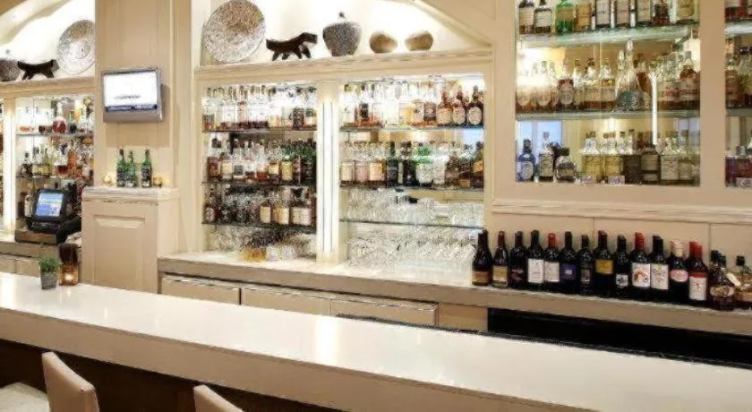 Fifteen Beacon Hotel