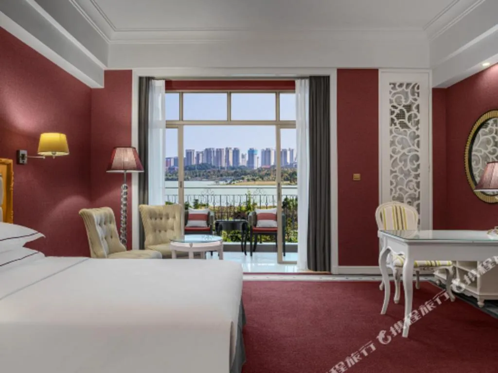 Bed in Country Garden Phoenix Hotel Changsha