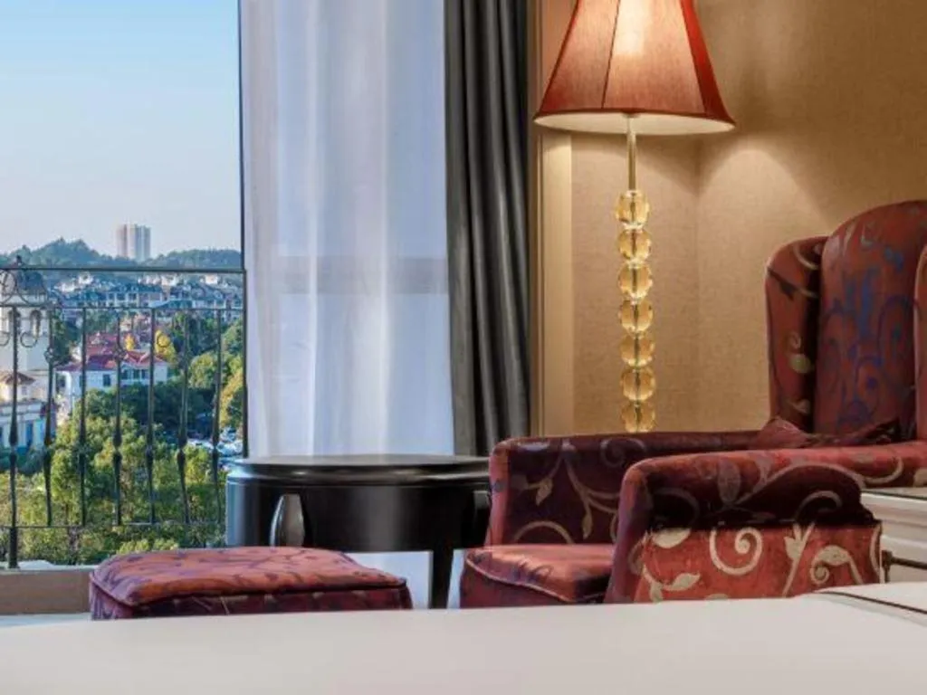 Bed in Country Garden Phoenix Hotel Changsha