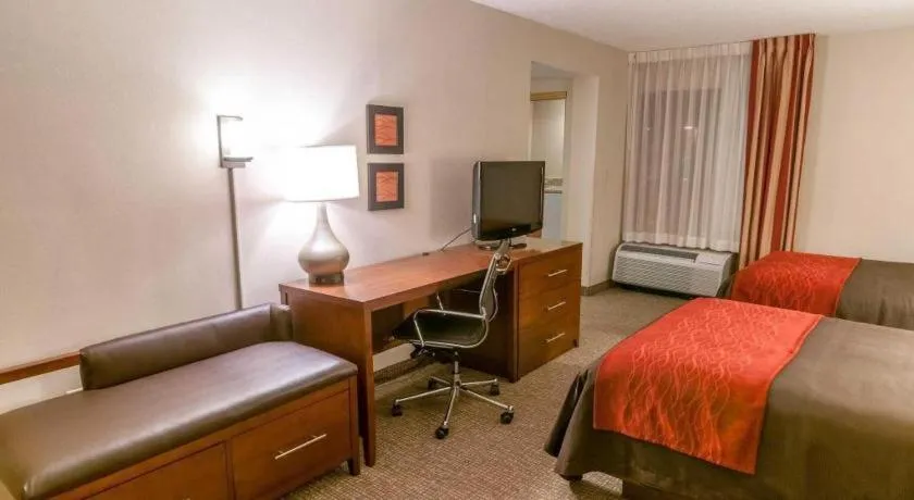 Bed in Comfort Inn Quantico