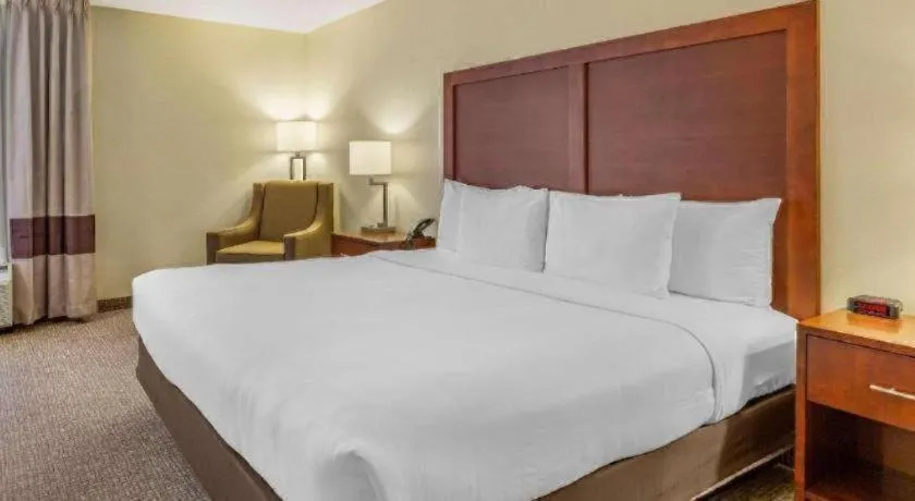 Bed in Comfort Inn Quantico