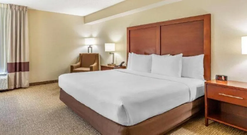 Bed in Comfort Inn Quantico