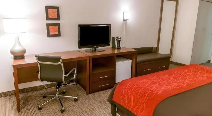 Bed in Comfort Inn Quantico