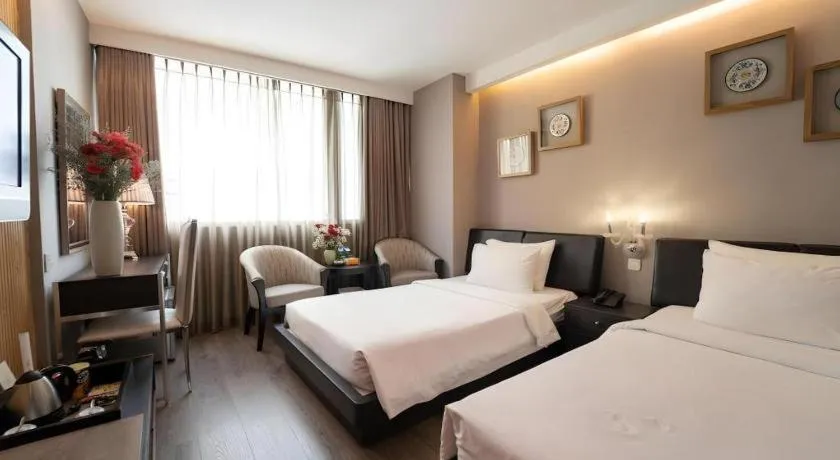 Bed in The White Hotel 8A Thai Van Lung