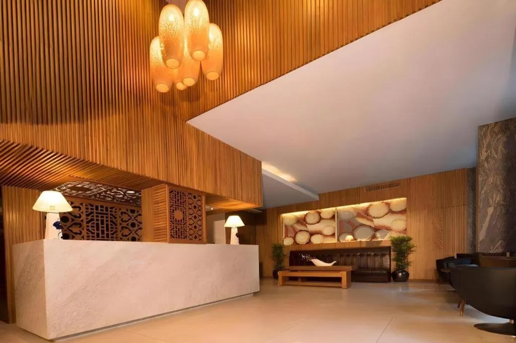 The White Hotel 8A Thai Van Lung