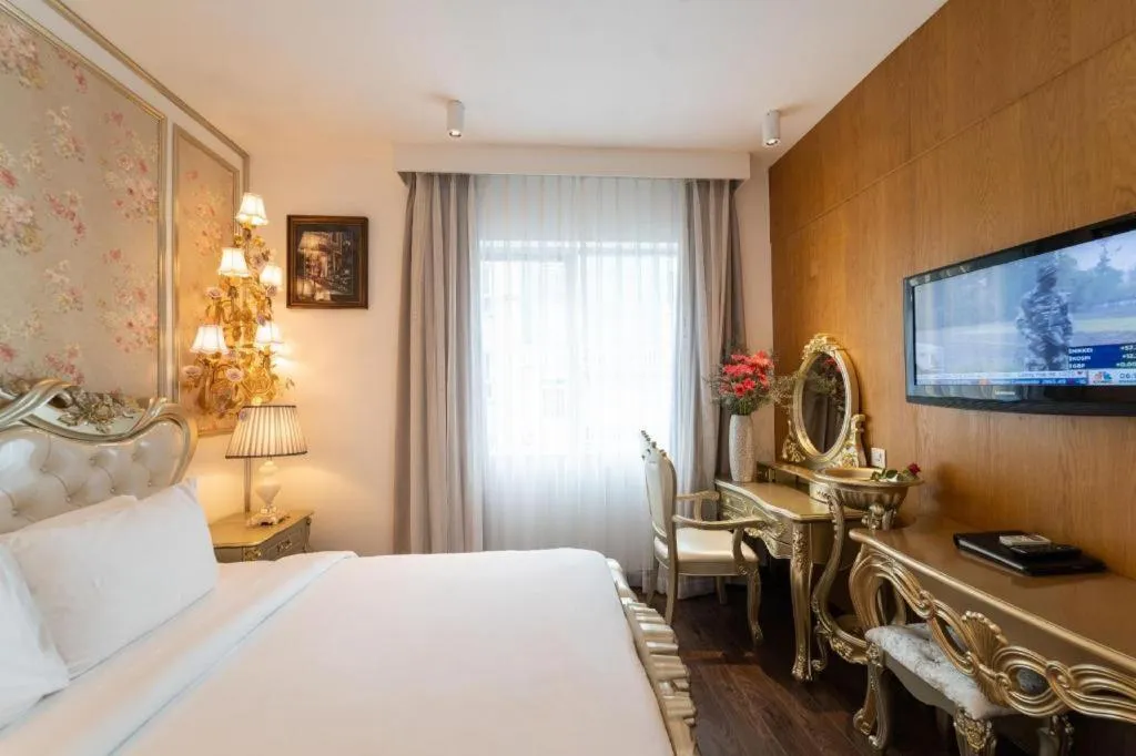 Bed in The White Hotel 8A Thai Van Lung