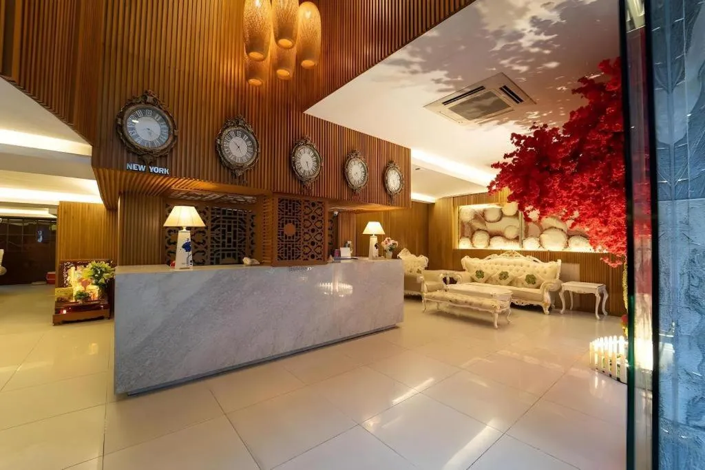 The White Hotel 8A Thai Van Lung