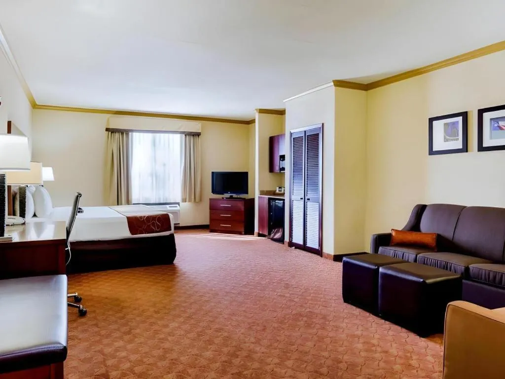 Bed in Comfort Suites near NASA - Clear Lake